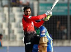 হঠাৎ ঢাকা থেকে দুবাই গেলেন মালিক