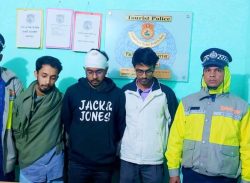 কুয়াকাটা সৈকতে মাতলামি, বরিশাল বিশ্ববিদ্যালয়ের তিন শিক্ষার্থী আটক