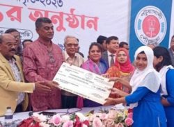 পটুয়াখালী পৌরসভার উদ্দ্যেগে ২শ ১০ শিক্ষার্থীর মাঝে শিক্ষাবৃত্তি চেক হস্তান্তর।