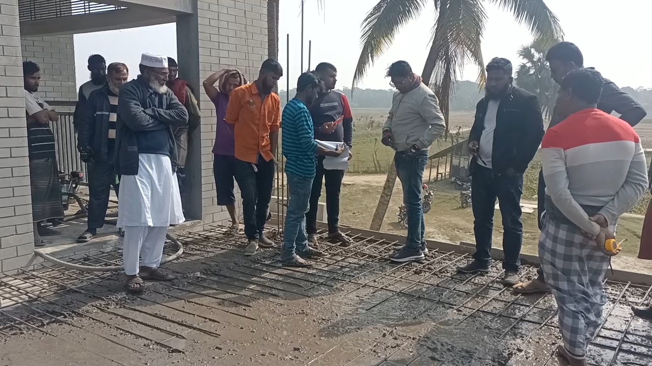 কলাপাড়ায় প্রাথমিক বিদ্যালয়ের ওয়াশ ব্লক নির্মানে নিম্নমানের উপকরণ ব্যবহারের অভিযোগ