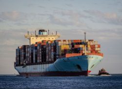 আমেরিকার জাহাজে হুথি বিদ্রাহীদের হামলা