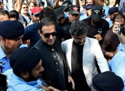 ১২ মামলায় গ্রেফতার ইমরান খান