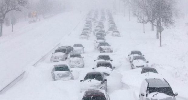 তুষারঝড়ে বিপর্যস্ত যুক্তরাষ্ট্র