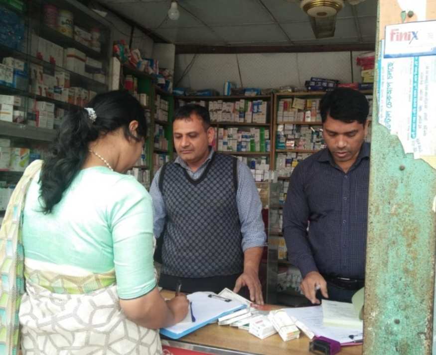 লক্ষ্মীপুরের রায়পুরে ফার্মেসীসহ ৪ প্রতিষ্ঠানে জরিমানা