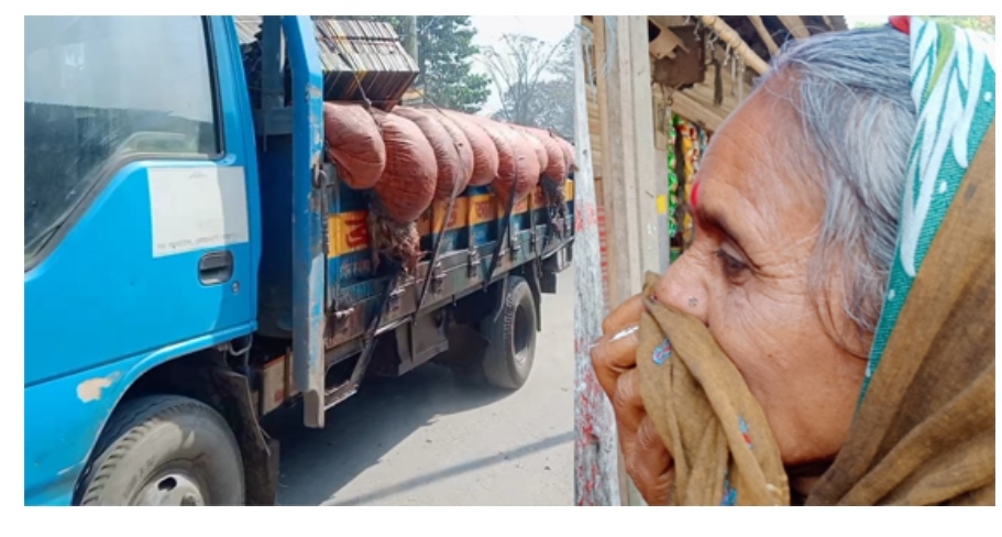 ক্ষতিকর দুর্গন্ধে সর্বসাধারণকে ভোগান্তি পোহাতে হচ্ছে।