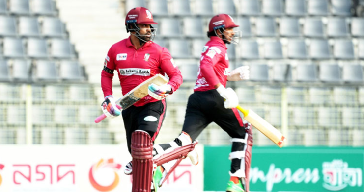 ঝোড়ো ব্যাটিংয়ে জিতল বরিশাল