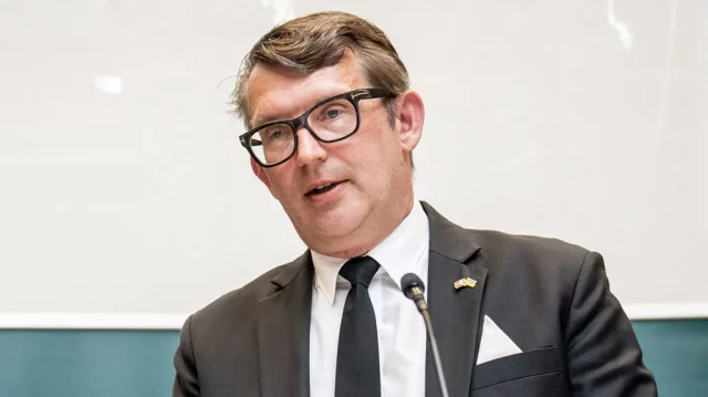 ন্যাটোভুক্ত দেশে আক্রমণ করতে পারে রাশিয়া: ডেনিশ প্রতিরক্ষামন্ত্রী