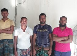 কুয়াকাটায় অবৈধভাবে মাছের রেনু ধরায় ৪ জেলে আটক।।