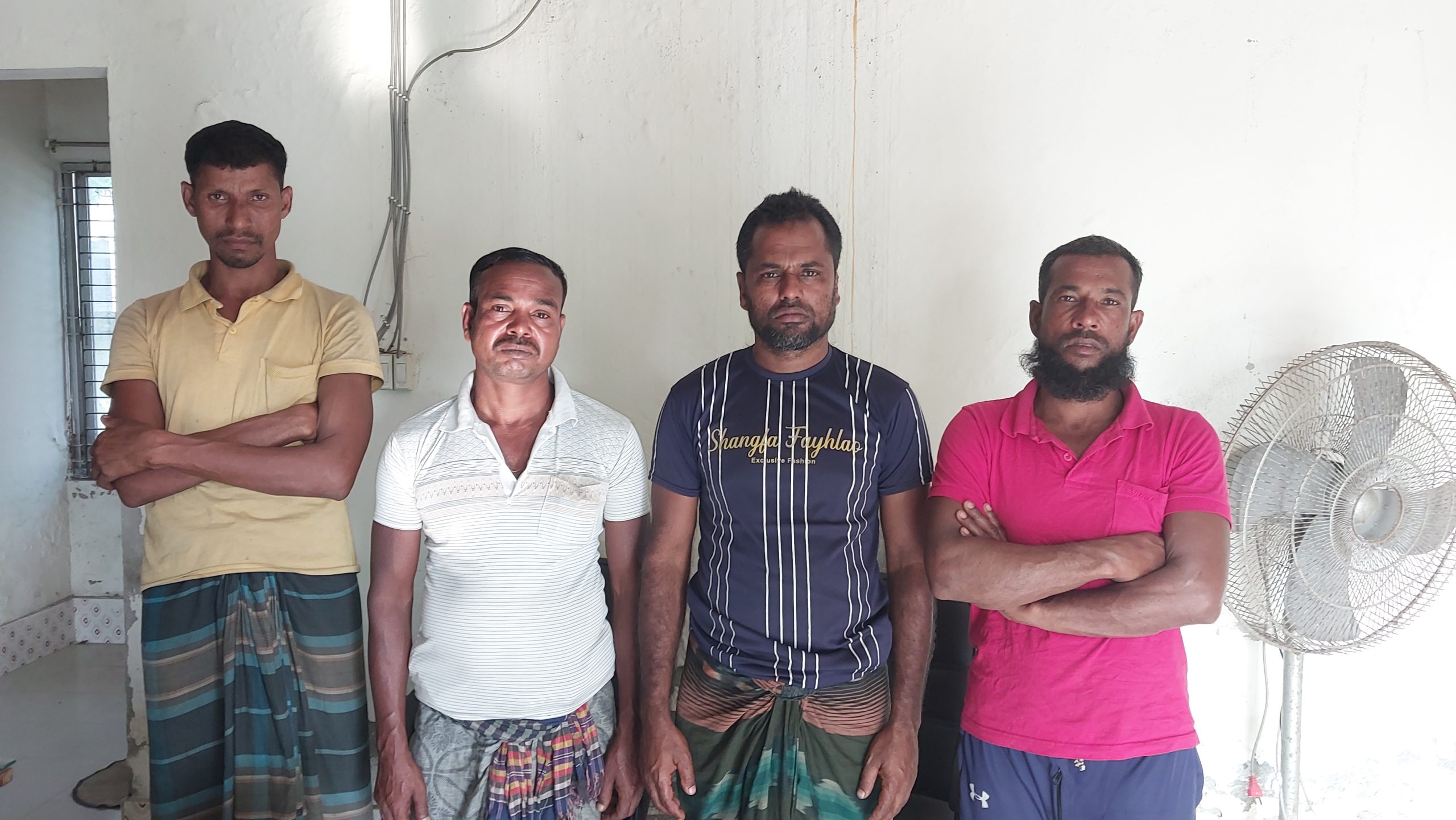 কুয়াকাটায় অবৈধভাবে মাছের রেনু ধরায় ৪ জেলে আটক।।