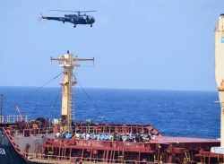 সোমালিয়ান জলদস্যুদের আটকালো ভারতীয় নৌবাহিনী