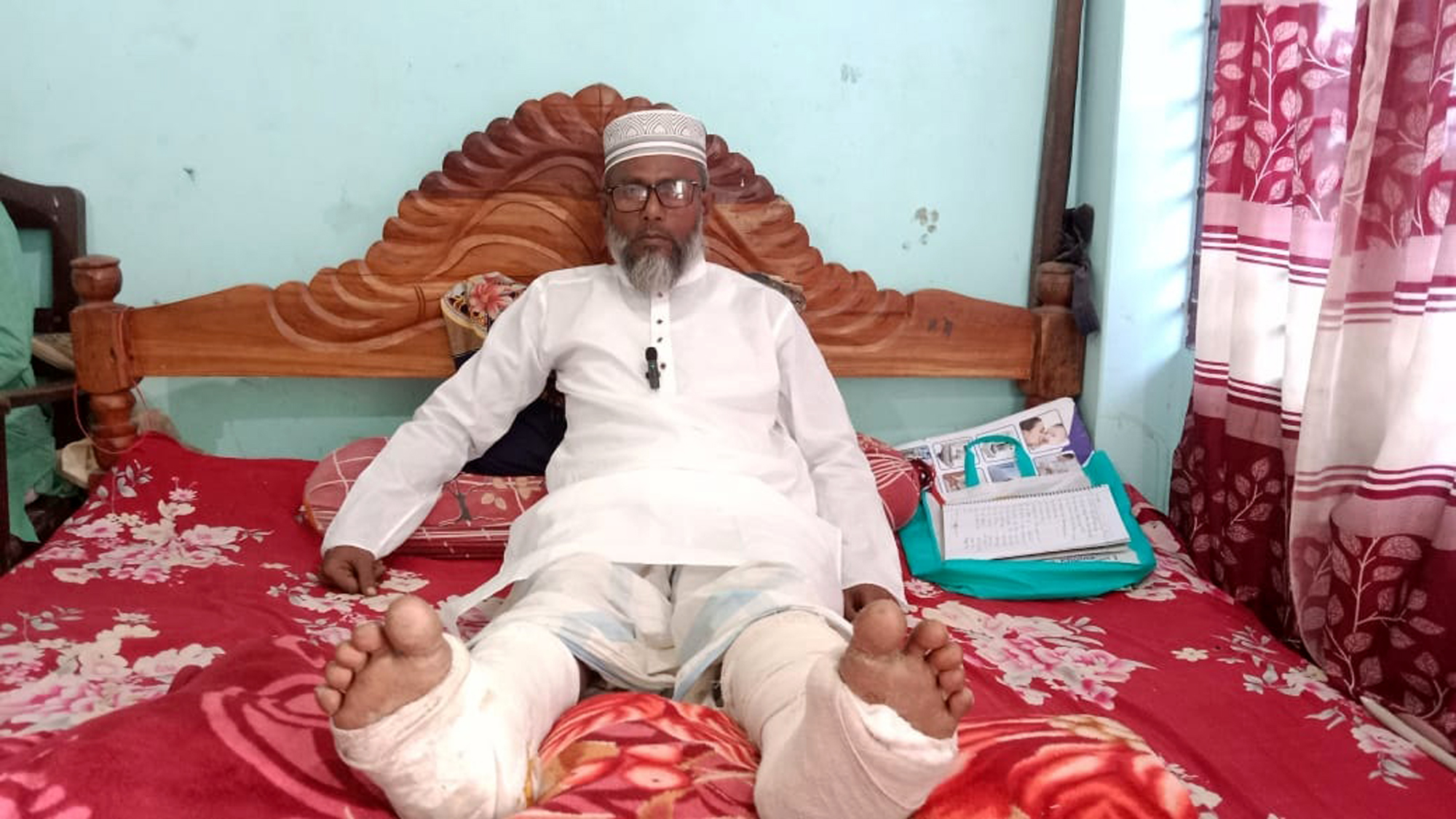 মহিপুরে গভীর রাতে ইউপি চেয়ারম্যানের বাসায় হামলার প্রতিবাদে সংবাদ সম্মেলন॥