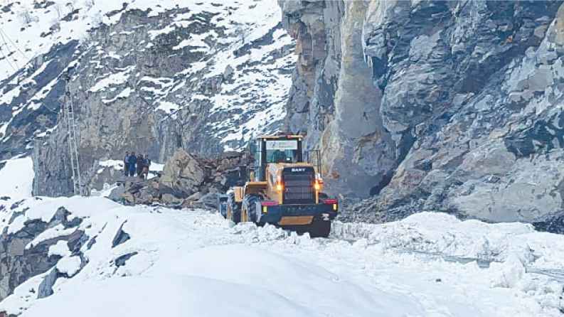 পাকিস্তানে ২২ শিশুসহ নিহত ৩৫