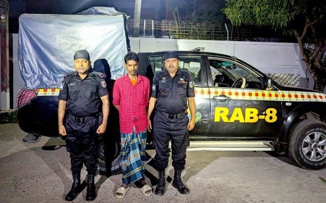 পটুয়াখালীর দুমকিতে ৭তম শ্রেনীর শিক্ষার্থীকে অন্তঃসত্ত্বা, র‍্যাবের অভিযানে আসামী গ্রেফতার!