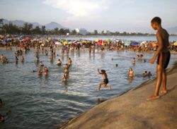 ৬২ ডিগ্রি তাপমাত্রায় পুড়ছে ব্রাজিল