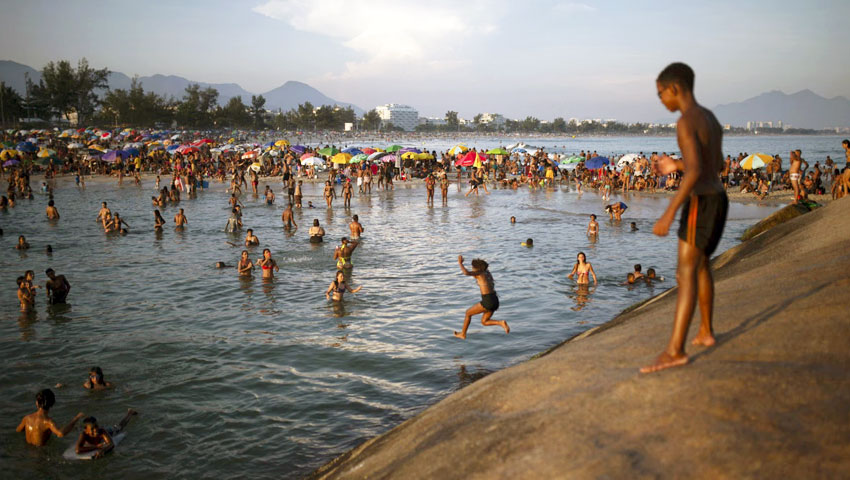 ৬২ ডিগ্রি তাপমাত্রায় পুড়ছে ব্রাজিল
