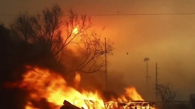ইতিহাসের সবচেয়ে বড় দাবানল: জ্বলছে যুক্তরাষ্ট্রের টেক্সাস
