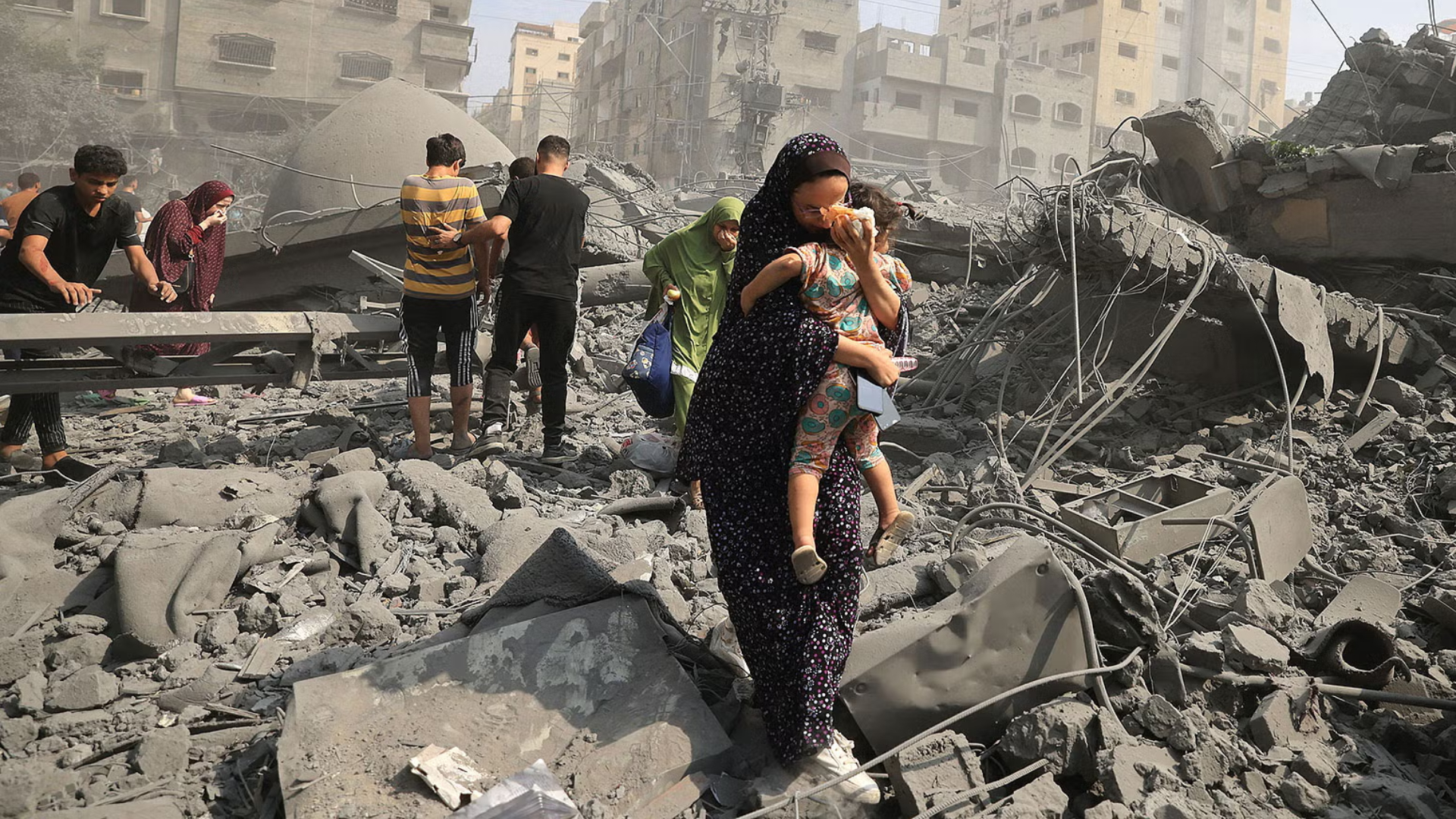 গাজায় ইসরায়েলের হামলায় ২৪ হাজারের বেশি ফিলিস্তিনি নারী-শিশু নিহত