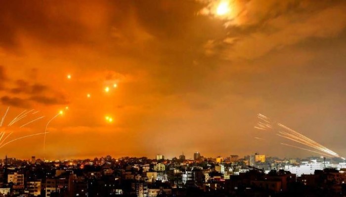 ইসরায়েলে হামলা শুরু, ইরানের সঙ্গে যোগ দিয়েছে হিজবুল্লাহ এবং হুথিরাও