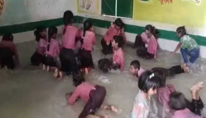 শিক্ষার্থীদের ধরে রাখতে স্কুলে সুইমিংপুলের ব্যবস্থা