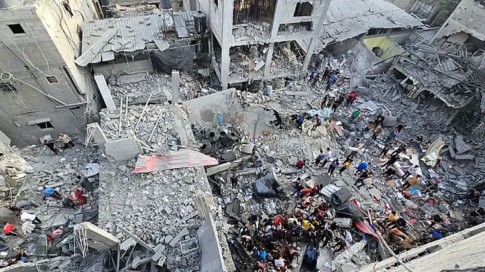 ইসরায়েলি হামলায় গাজায় নিহতের সংখ্যা বেড়ে প্রায় ৩৩ হাজার: নারী ও শিশুর সংখ্যাই বেশি