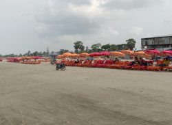 অস্বাভাবিক তাপপ্রবাহে পর্যটকশুন্য কুয়াকাটা, জনজীবনে অস্বস্তি।