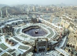 ২৪ ঘণ্টাই বাইতুল্লাহ ও মসজিদে নববিতে চলছে কোরআনের ক্লাস