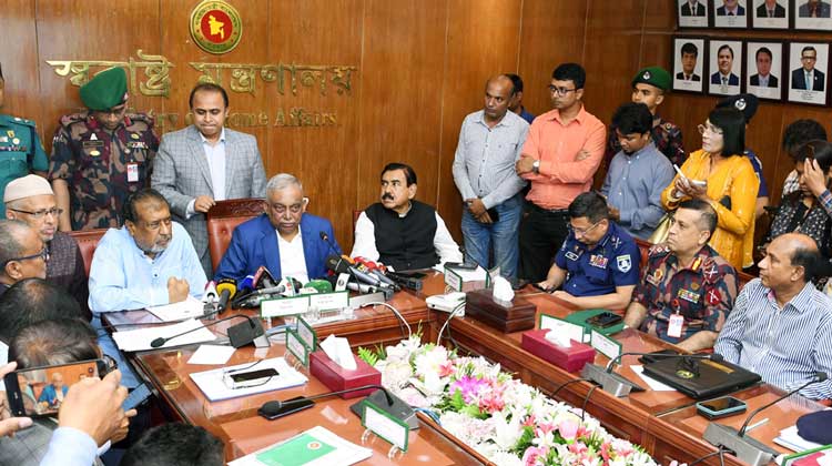 ঈদে নিরাপত্তায় পুলিশের পাশাপাশি থাকবে গোয়েন্দা সংস্থা:স্বরাষ্ট্রমন্ত্রী আসাদুজ্জামান খান
