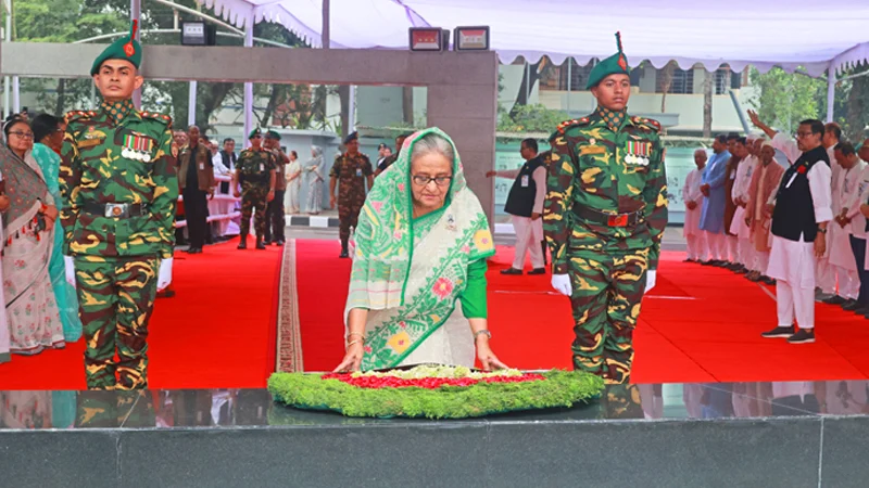 মুজিবনগর দিবসে বঙ্গবন্ধুর প্রতিকৃতিতে মাননীয় প্রধানমন্ত্রীর শ্রদ্ধা নিবেদন