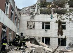 ইউক্রেনে রাশিয়ার ক্ষেপণাস্ত্র হামলা: নিহত ১৭