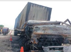 কাভার্ড ভ্যান ও ট্রাকের সংঘর্ষে  টাঙ্গাইলে নিহত ১