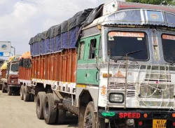 ৫ দিন পর বেনাপোল বন্দর দিয়ে আমদানি-রপ্তানি শুরু