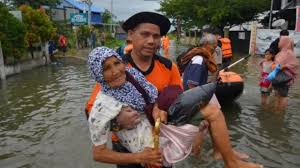 ইন্দোনেশিয়ায় বন্যা ও ভূমিধস : নিহত ১৫