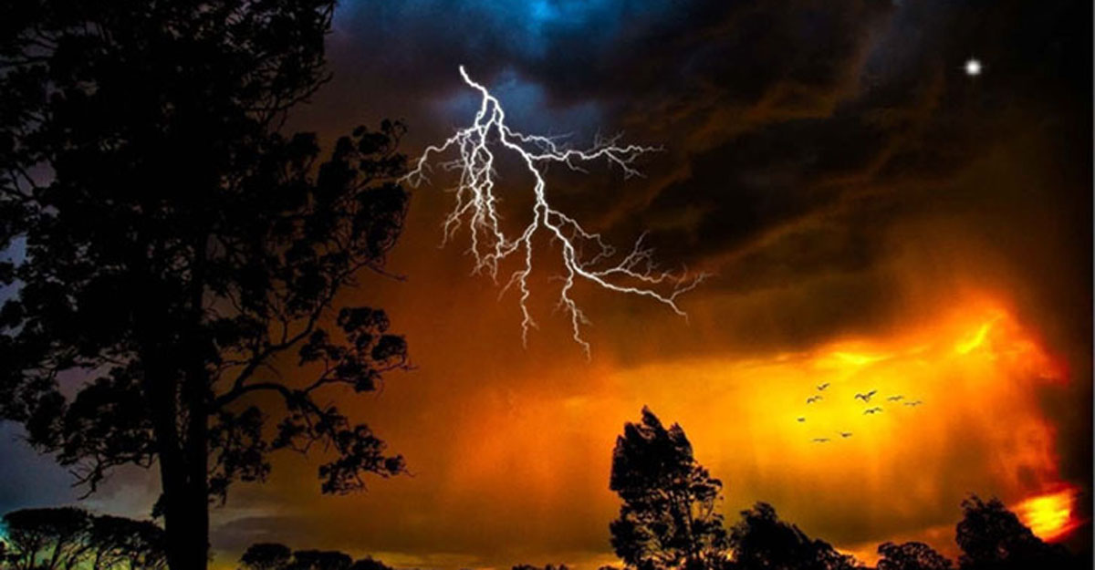 তিন জেলায় বজ্রপাতে  চারজনের মৃত্যু