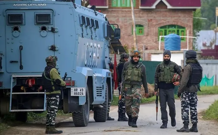 ভারতের জম্মু-কাশ্মিরে সেনা ঘাঁটিতে হামলা, চলছে গোলাগুলি