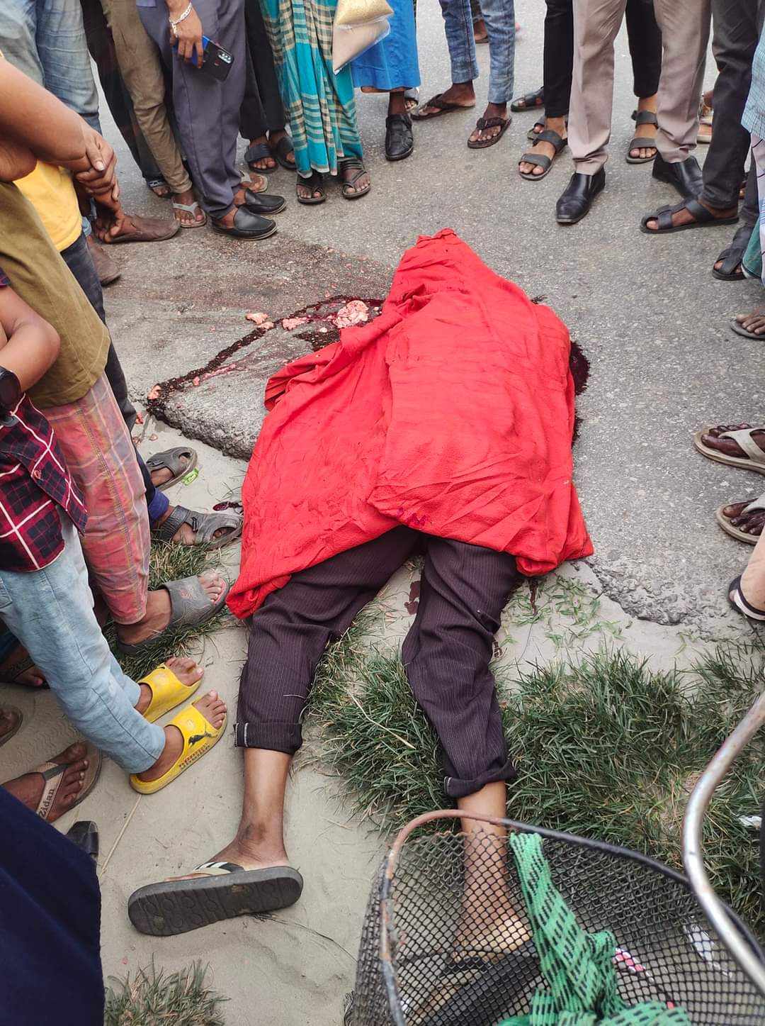 লক্ষ্মীপুরে ডাম্পট্রাক চাপায় বাইসাইকেল আরোহীর মৃত্যু