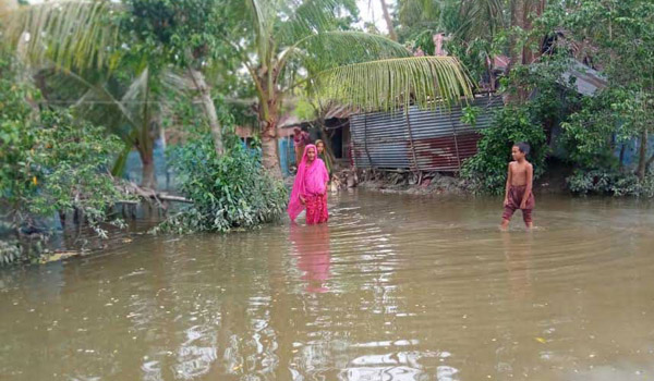 ৪ উপজেলায় সুপেয় পানির তীব্র সংকট, বাড়ছে রোগবালাই…