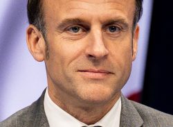 হঠাৎ পার্লামেন্ট ভেঙে দিলেন ম্যাক্রোঁ, ফ্রান্সে আগাম নির্বাচনের ঘোষণা