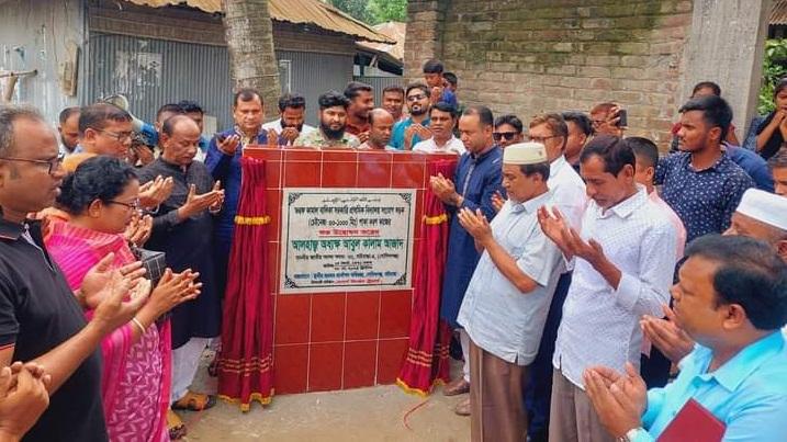 গোবিন্দগঞ্জে ৭টি উন্নয়নমূলক প্রকল্পের ভিত্তি প্রস্তর স্থাপন