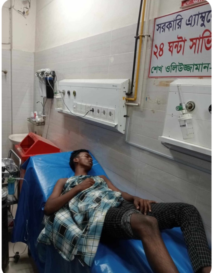 ফেসবুক স্টাটাস দেওয়াকে কেদ্র করে মারামারিতে আহত ১