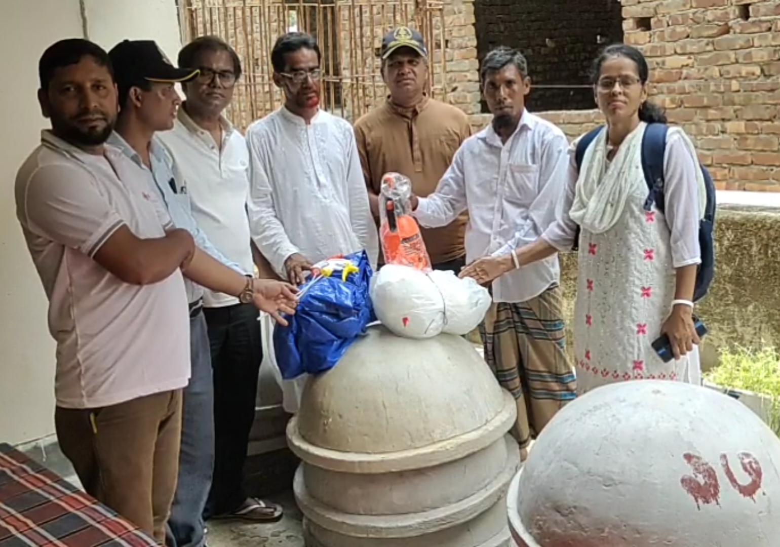 কলাপাড়ায় কারিতাস ধরিত্রী প্রকল্প সদস্যদের উপকরন সহায়তা প্রদান। 