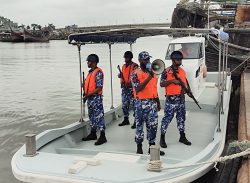 ৬৫ দিনের নিষেধাজ্ঞা সফল করতে মৎস্যজীবিদের  সচেতনতায় কোষ্টগার্ডের   প্রচারাভিযান।।