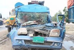 পিকাপভ্যান-ট্রাক সংঘর্ষ, নিহত ২