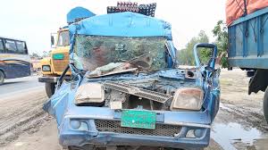 পিকাপভ্যান-ট্রাক সংঘর্ষ, নিহত ২