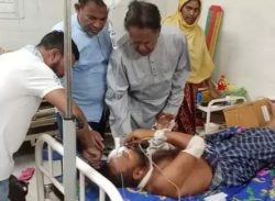 কলাপাড়ায় নির্বাচন পরবর্তী সহিংসতায় গুরুতর আহত মোকছেদ’র পাশে উপজেলা চেয়ারম্যান।