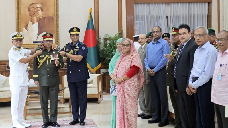 সেনাবাহিনী প্রধানের দায়িত্ব নিলেন লেফটেন্যান্ট জেনারেল ওয়াকার-উজ-জামান