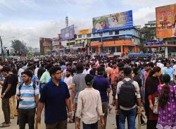 শিক্ষার্থীদের বিক্ষোভে অচল বরিশাল শহর