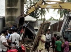 কলাপাড়া ২৫টি অবৈধ স্থাপনা উচ্ছেদ।।