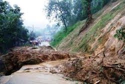 পাহাড়ধসে কক্সবাজারে প্রাণ গেল ২ জনের