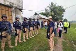 রূপগঞ্জে জঙ্গি আস্তানা সন্দেহ : একটি বাড়ি ঘিরে রেখেছে এটিইউ