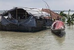 কুড়িগ্রামে অপরিবর্তিত বন্যা পরিস্থিতি , দুর্ভোগে বানভাসি মানুষ